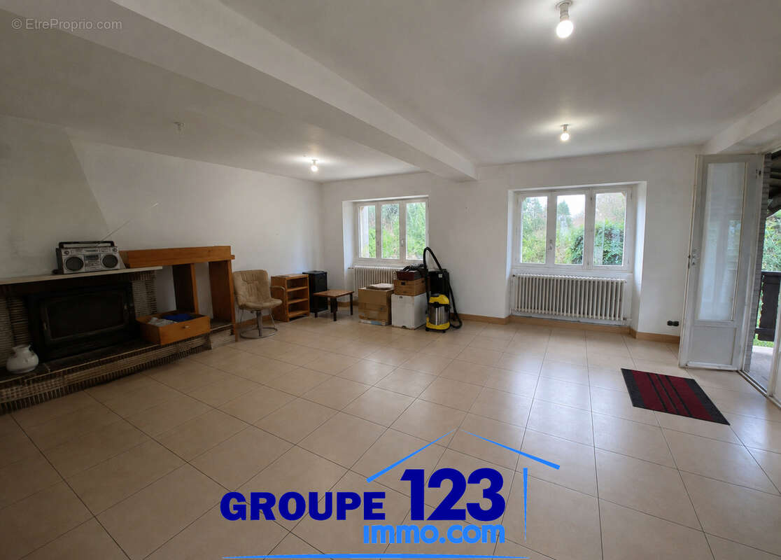 VILLEFARGEAU (89) - Maison de caractère de 102,5 m2, 3 chambres, avec sous-sol total, dépendances et terrain c - photo 2