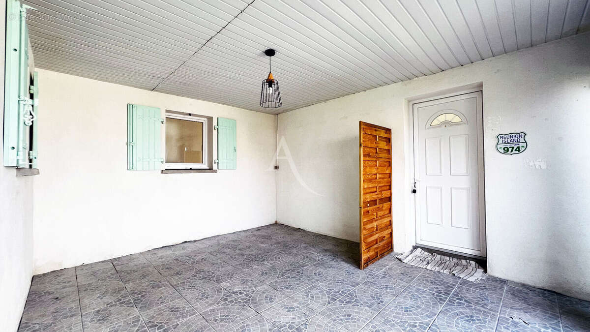 Maison à CHAILLEVETTE