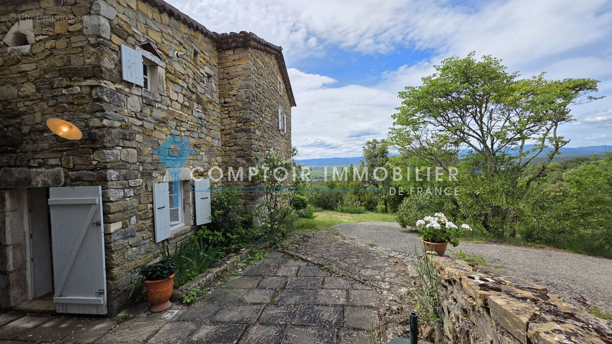 Maison à GROSPIERRES
