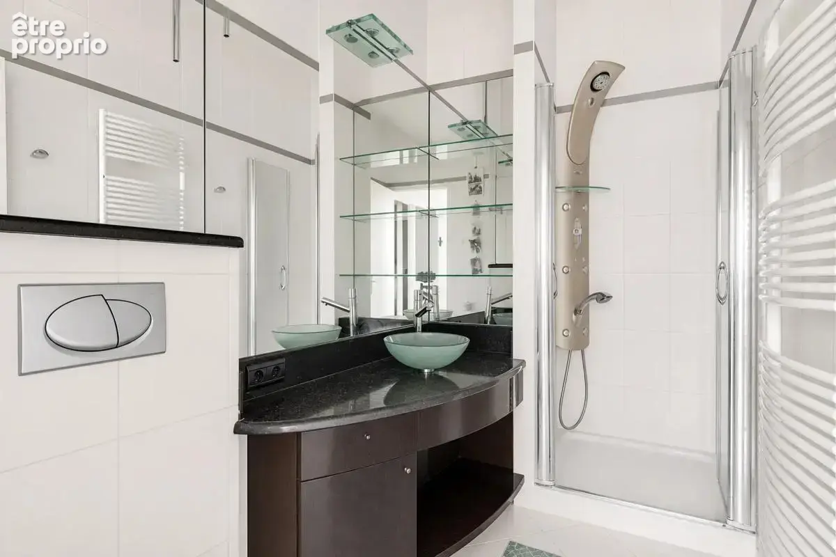 Appartement de 5 pièces de 119 m² situé à Paris - photo 10