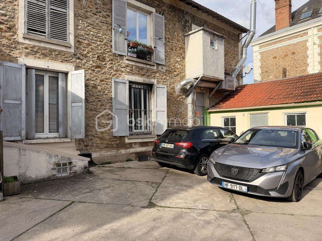 Appartement à CORBEIL-ESSONNES