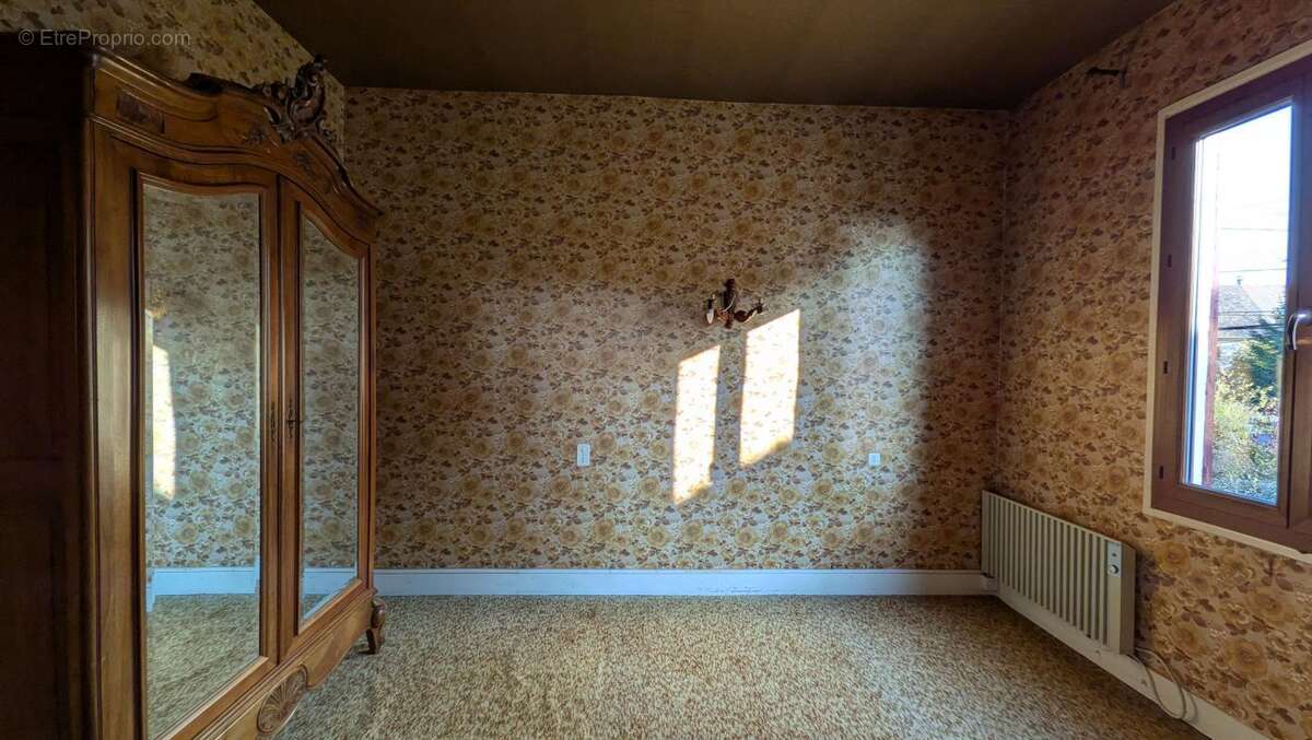 Maison à LA BATIE-MONTGASCON