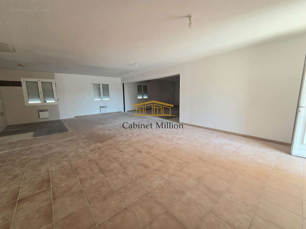 Ensemble immobilier de 326m2 - photo 14
