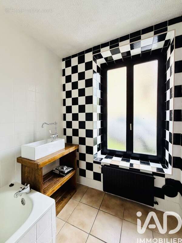 Photo 8 - Appartement à ARS-SUR-MOSELLE