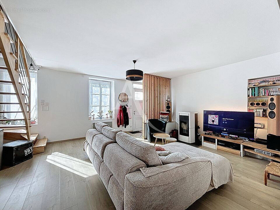 Maison à SAINT-BARTHELEMY-D'ANJOU