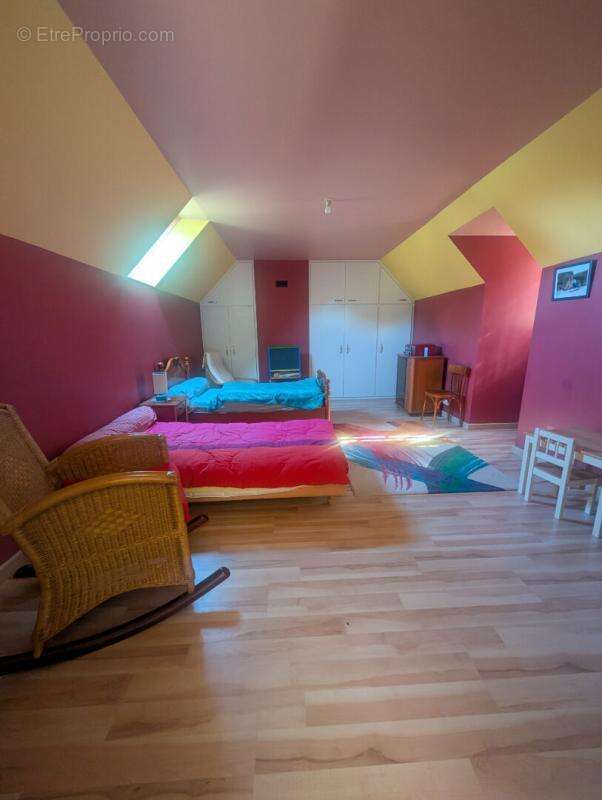 Maison à LA BREILLE-LES-PINS