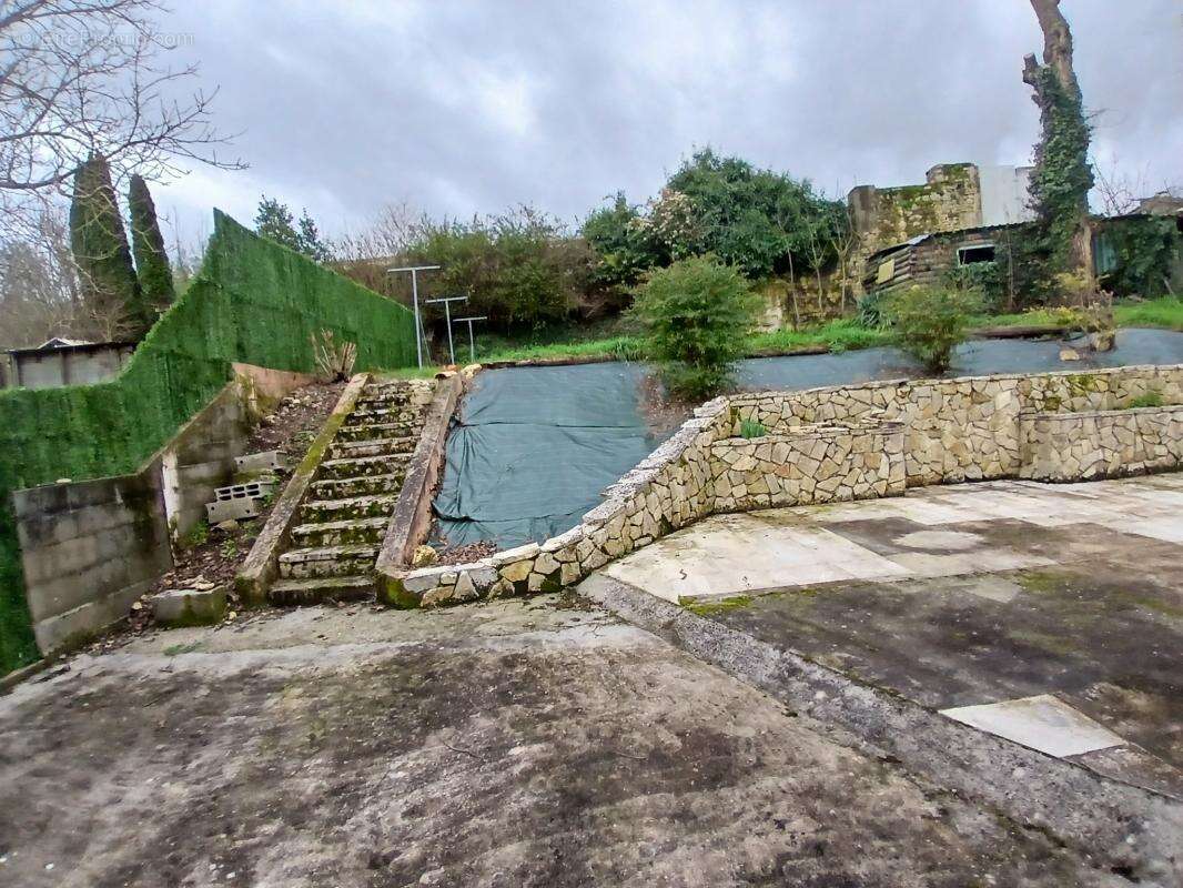 Maison à ROULLET-SAINT-ESTEPHE