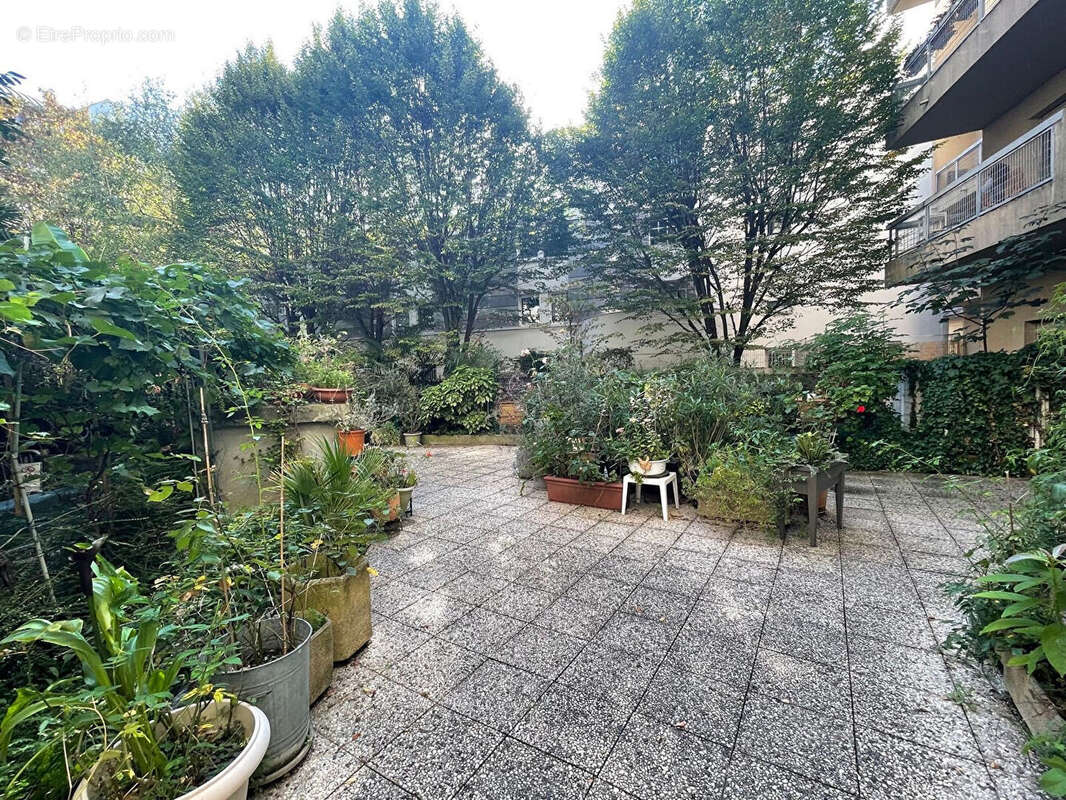 Appartement à PARIS-19E