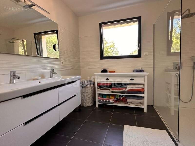 Maison à LES MATHES