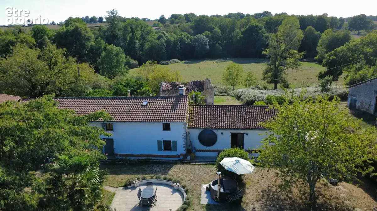 Maison Alloue 8 pièce(s) 278 m2 - photo 8