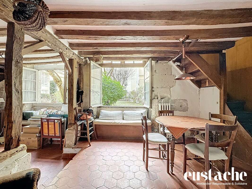 Appartement à PARIS-4E