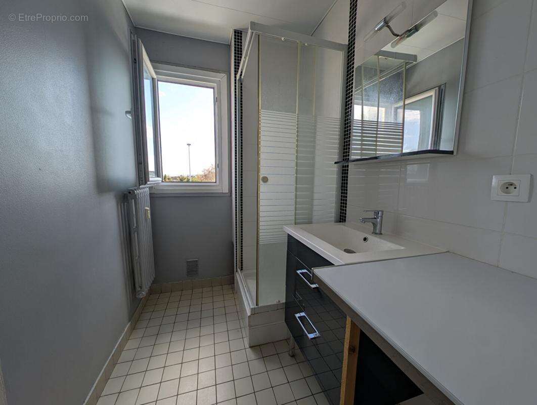 Appartement à VERNOUILLET