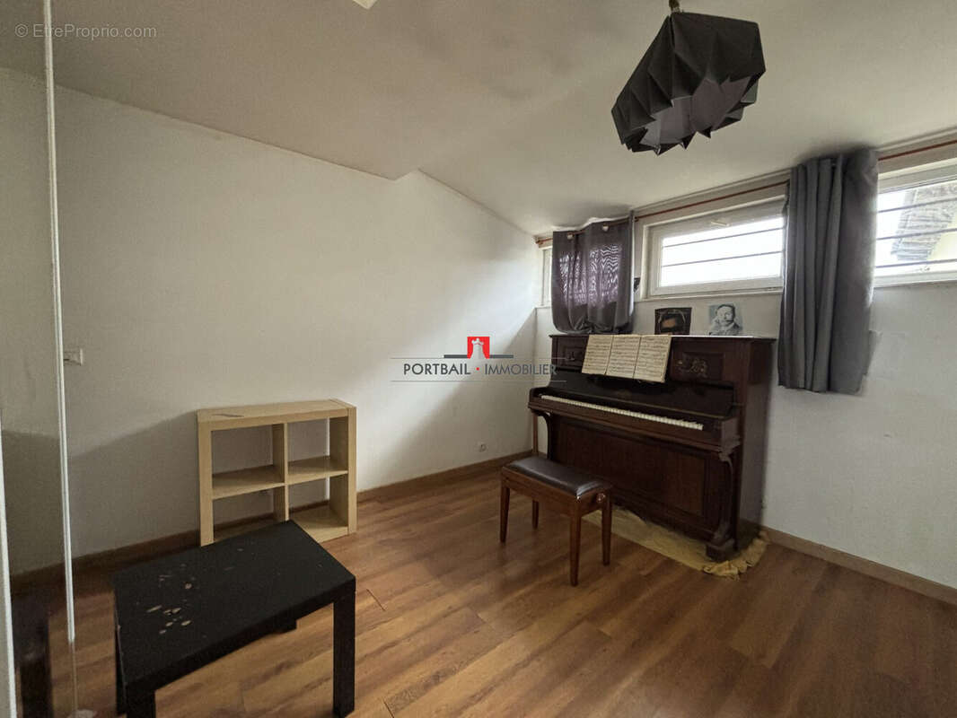 Maison 70 m² à Begles  - photo 4