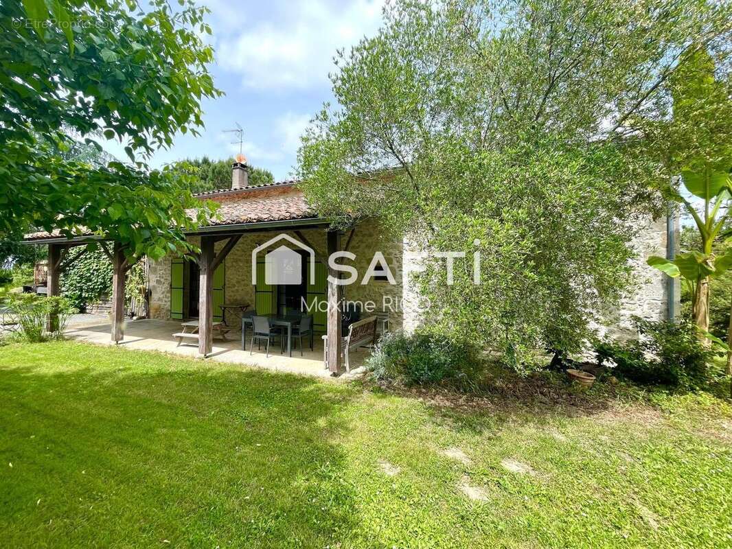 Maison 239 m² à Taillecavat  - photo 2