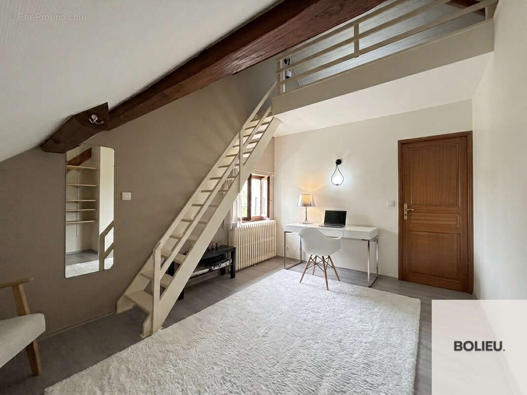 Maison à AMBILLY