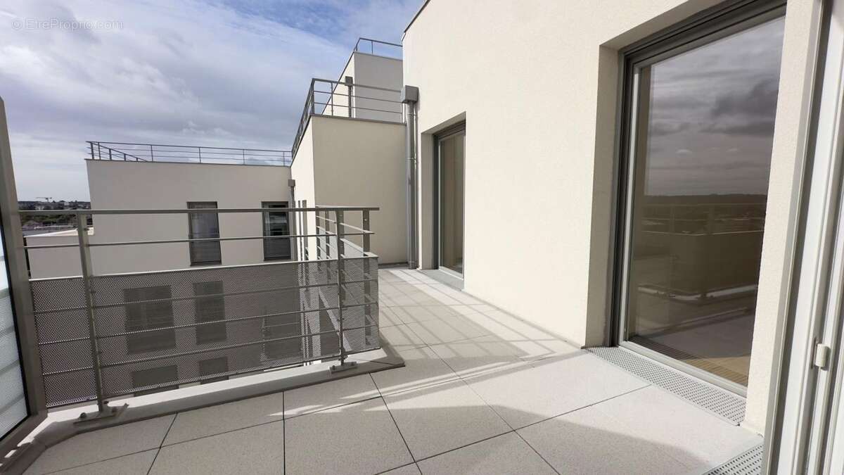 Appartement À Vendre 3 pièces immeuble 2025 en centre ville - photo 4