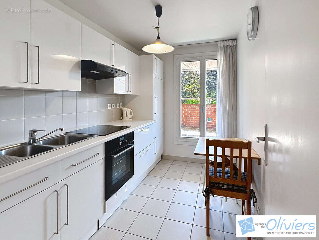 Maison à VOISINS-LE-BRETONNEUX