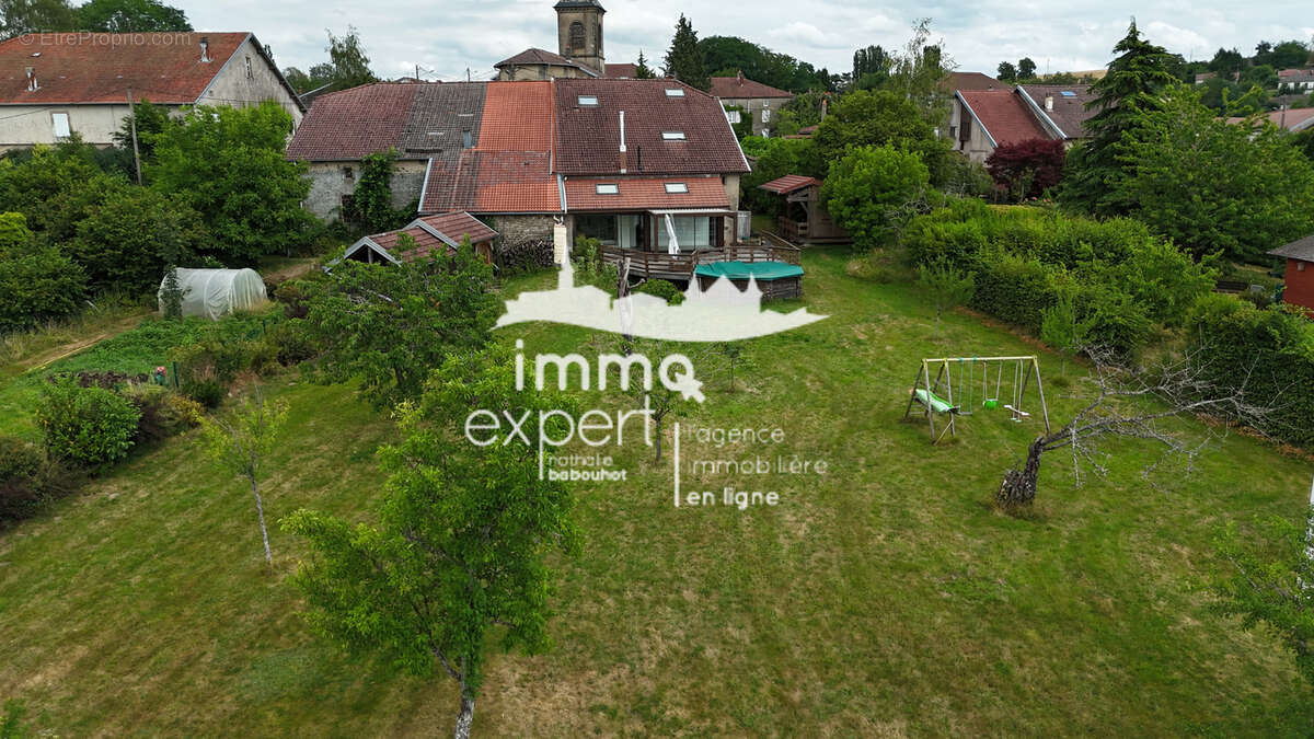 Maison rénovée 300 m2 avec appartement indépendant - Terrain 4500 m2 - photo 3