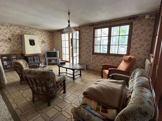 Maison à FESTIGNY