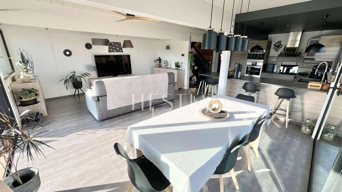 Maison à POISY