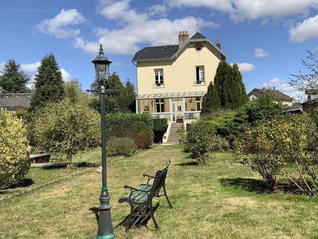 Maison à BERSAC-SUR-RIVALIER