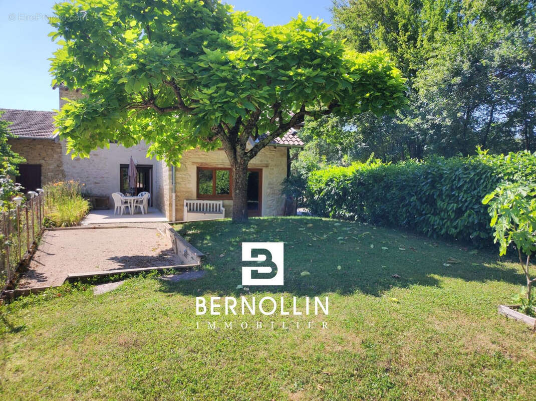 Maison à COURMANGOUX