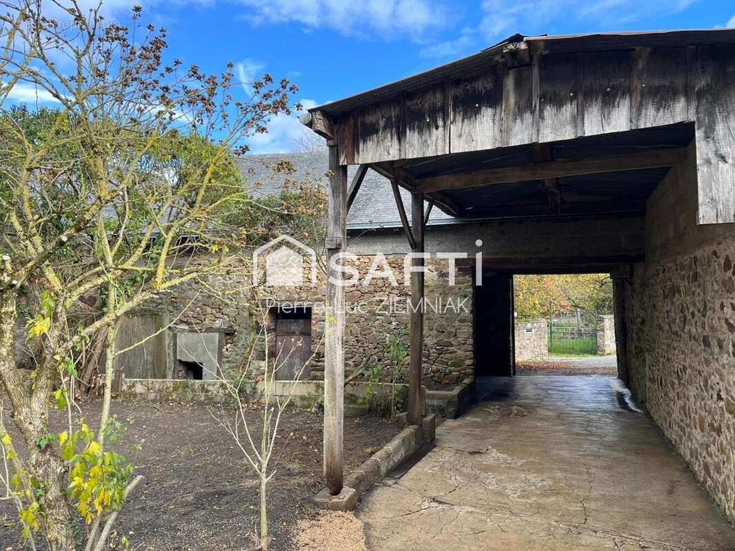 Photo 9 - Commerce à VILLIERS-CHARLEMAGNE