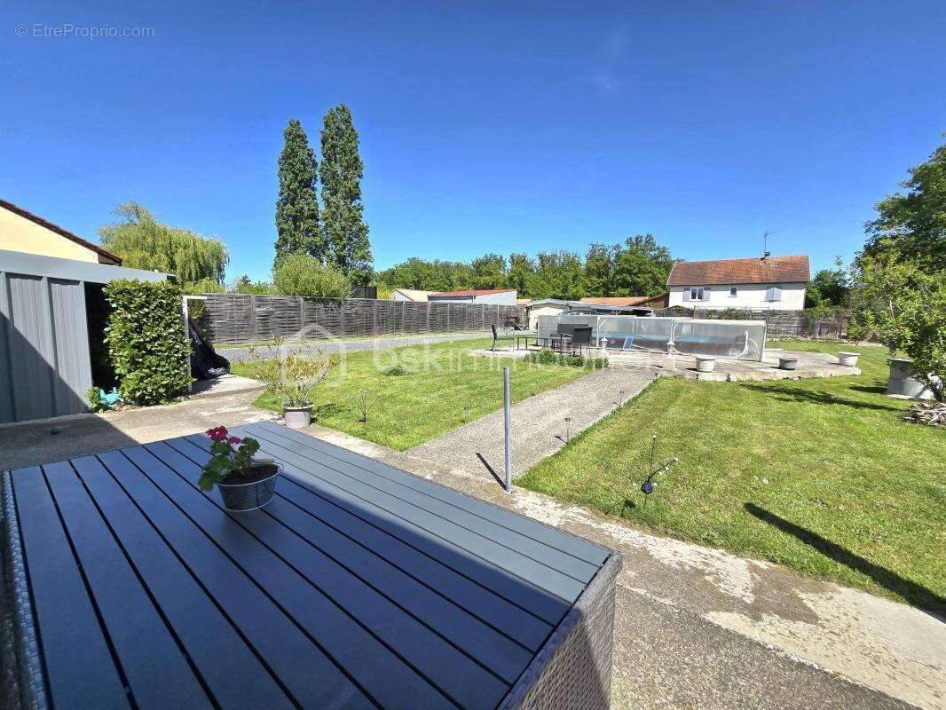 Maison de plain-pied rénovée – dépendance aménagée – Terrain 1000 m² – Randan - photo 12