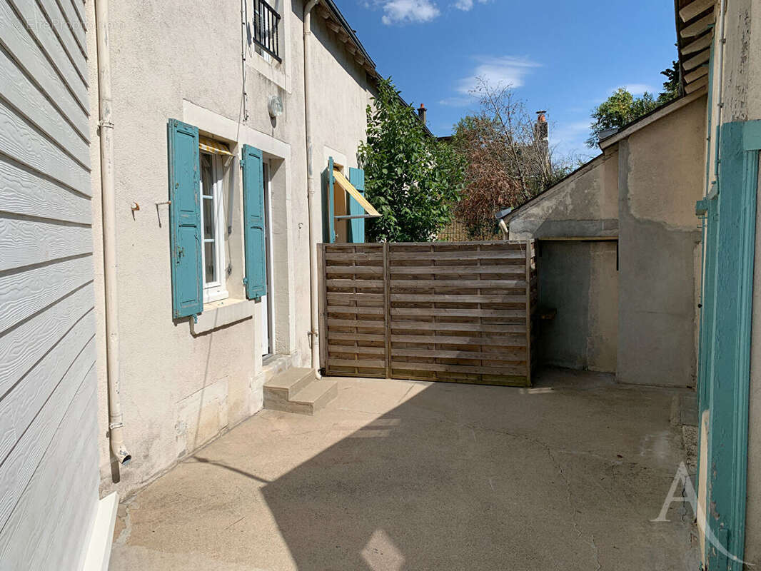 Maison à ARGENTON-SUR-CREUSE