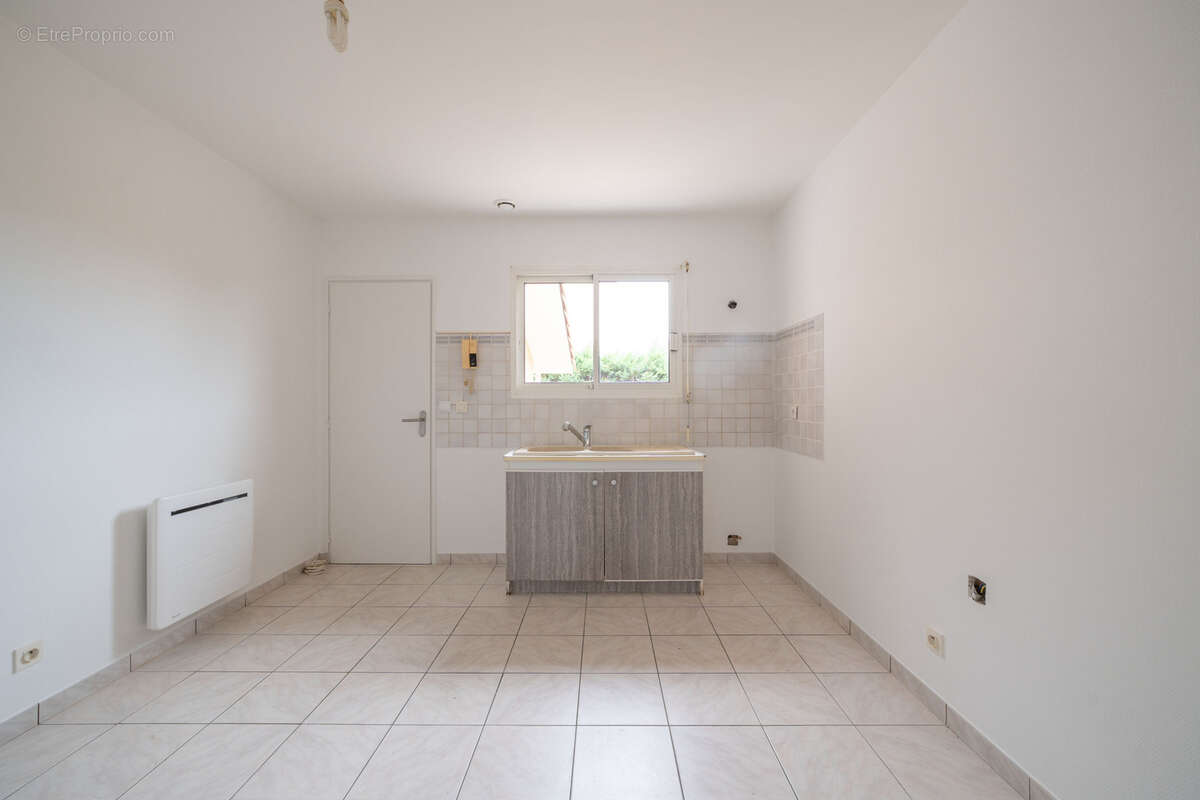 Maison de type 4 d'environ 100 m2 avec garage - Terrain 813 m2 - photo 4
