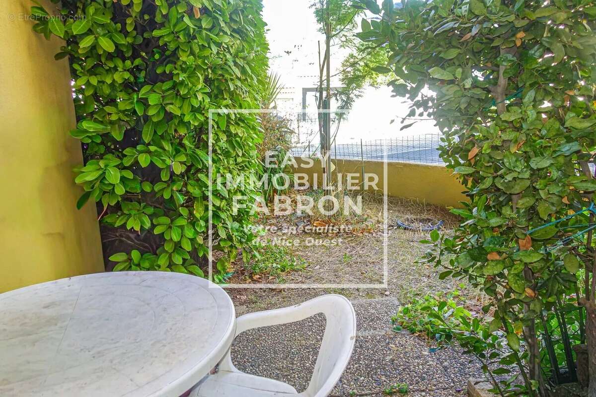 Appartement à CARROS