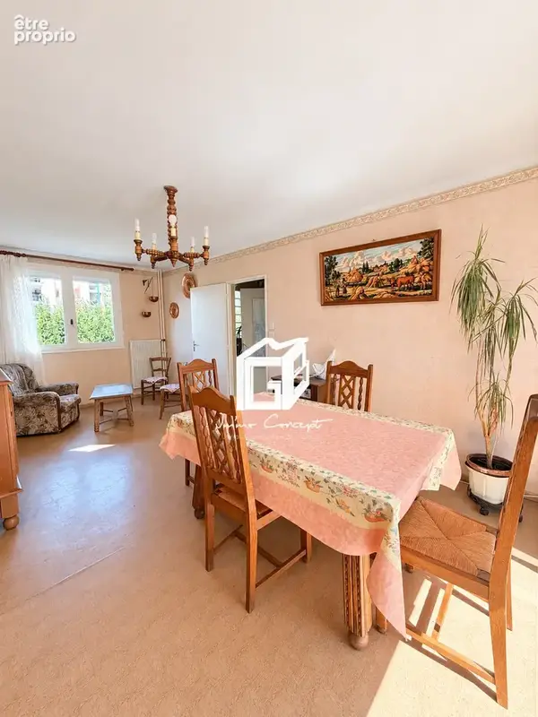 Maison familliale de Type 6 - photo 2