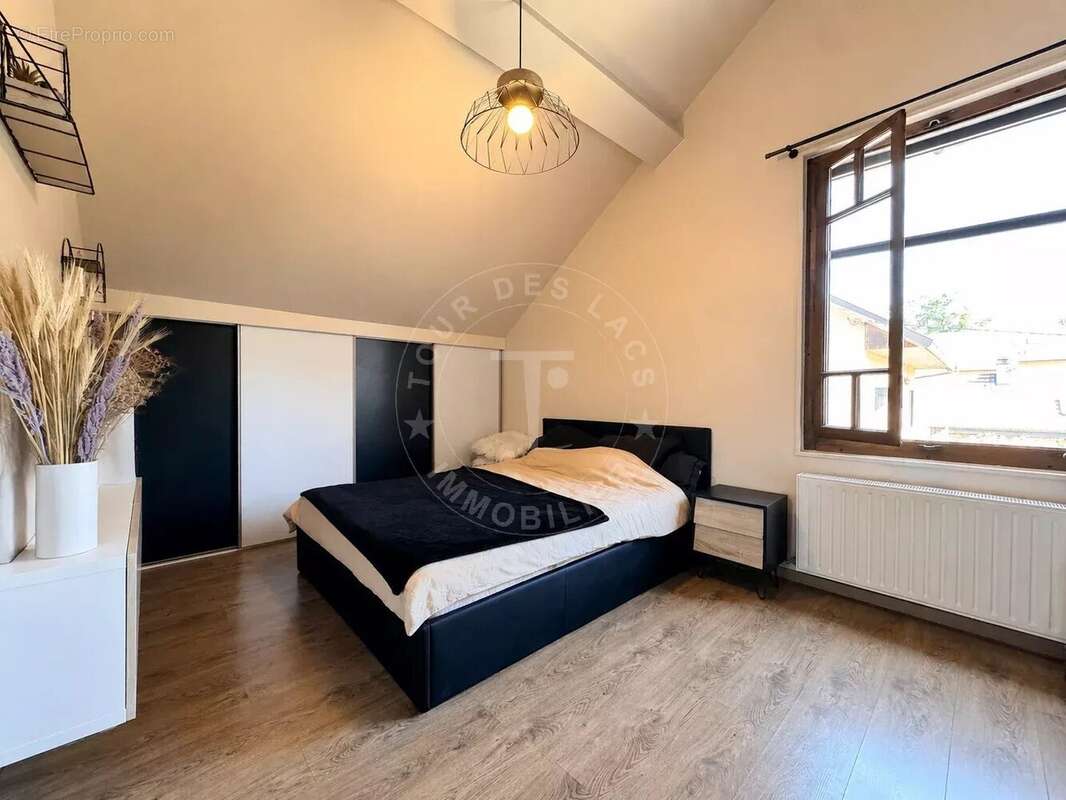 Annecy centre – rare à la vente, maison de ville avec jardin - photo 8
