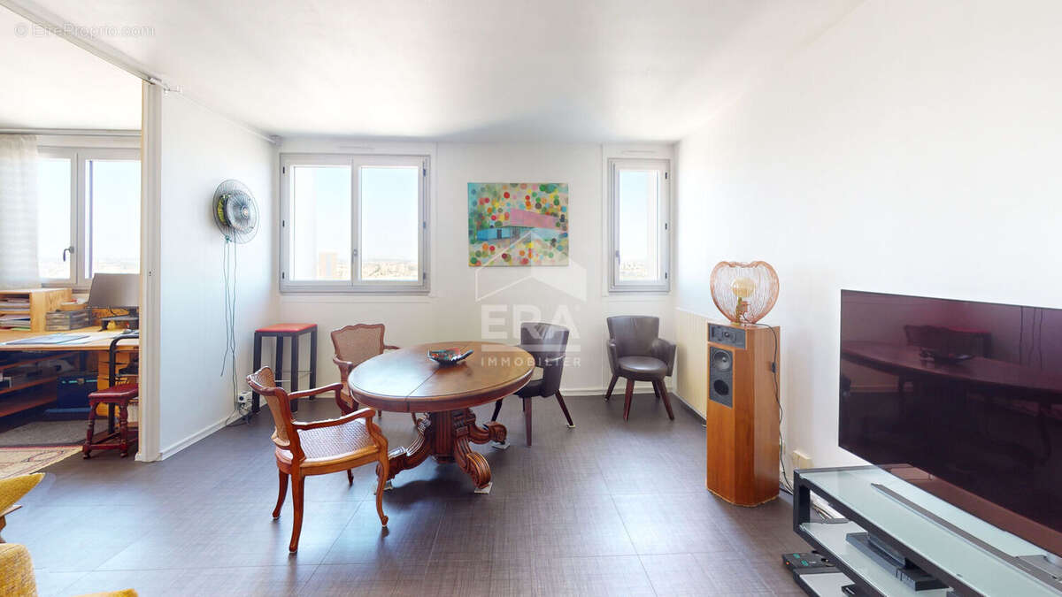 Appartement à PARIS-19E