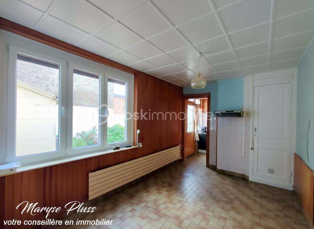 Maison à COURRIERES