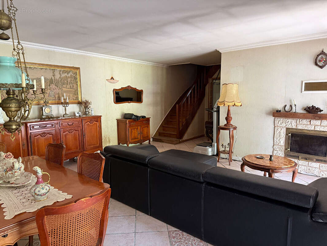 Maison à SAINT-JUST-LE-MARTEL