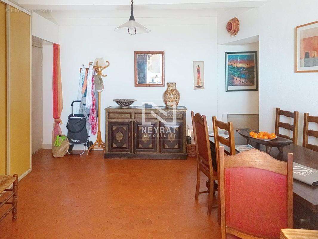Appartement à TOURRETTES