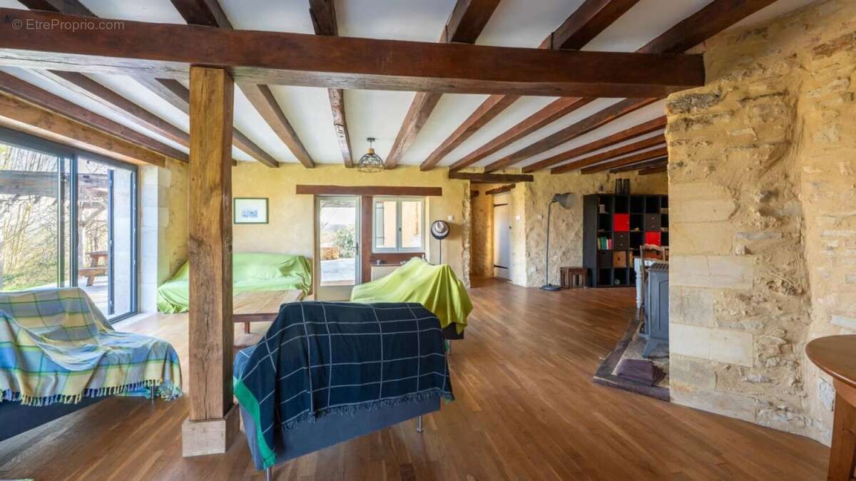 Maison à SALVIAC