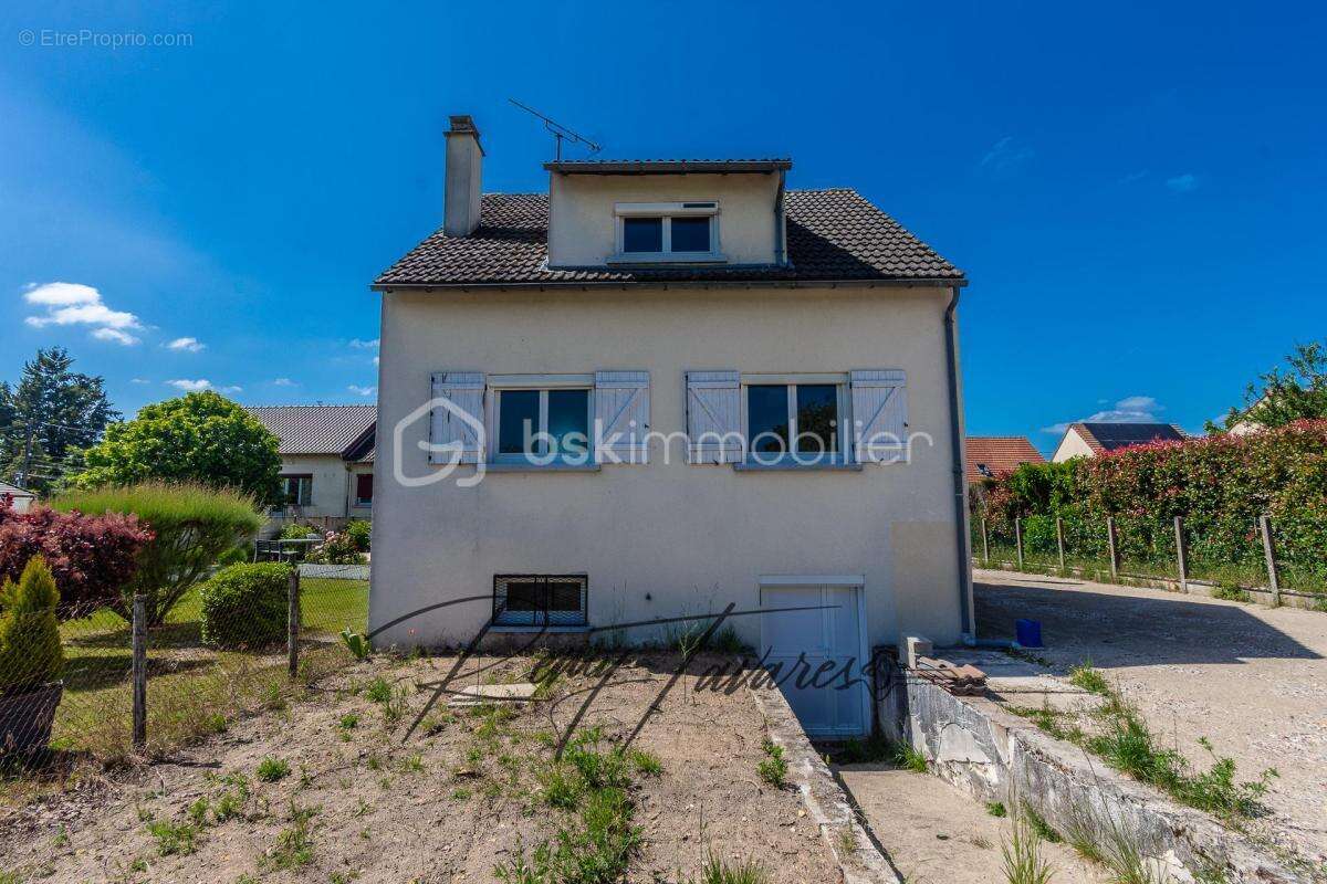Maison à NEMOURS