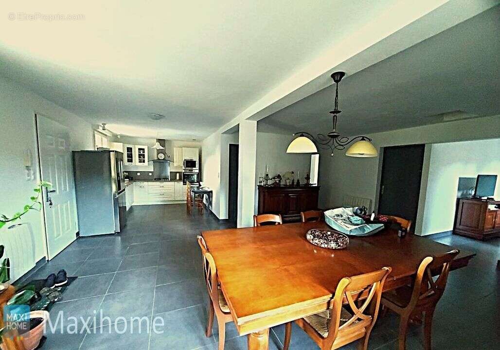 Maison à LAVAL-PRADEL