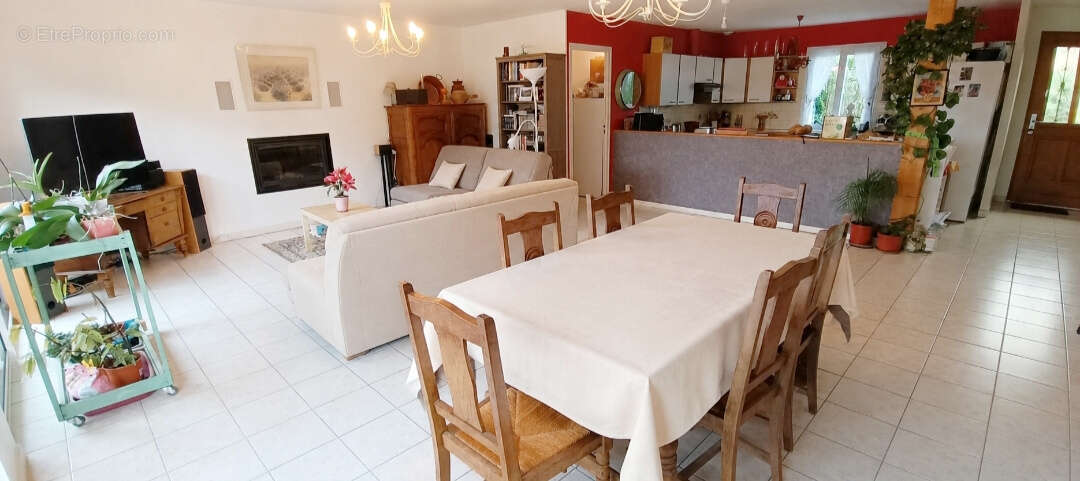 Maison à MONTESQUIEU-VOLVESTRE