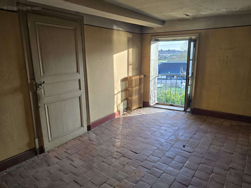 Commerce à GUEREINS