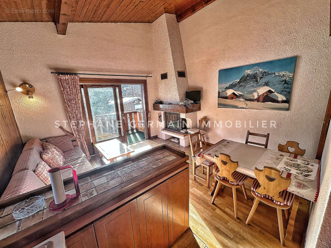 Appartement raffiné avec cheminée, balcon et vue imprenable - MEGEVE - photo 4
