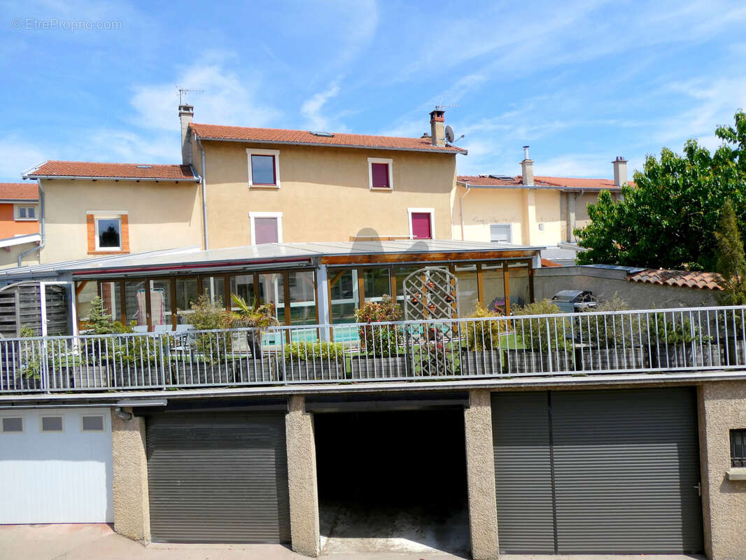 Maison à SAINT-LAURENT-DE-CHAMOUSSET