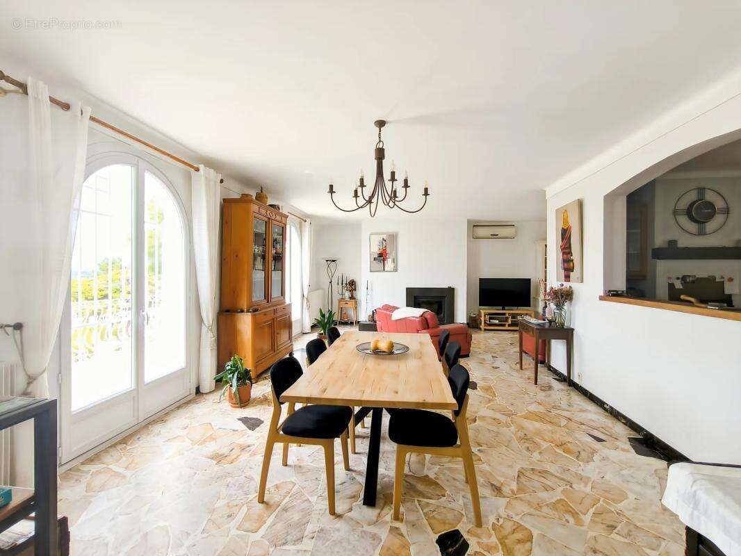 Maison à ARMISSAN