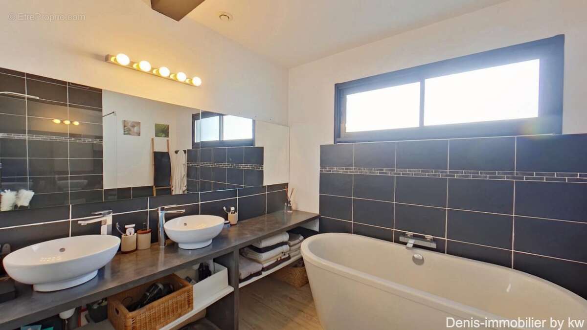 Maison à VILLENEUVE-DE-LA-RAHO