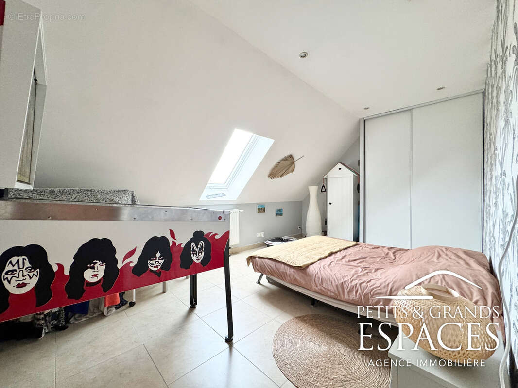 Maison à FAMARS