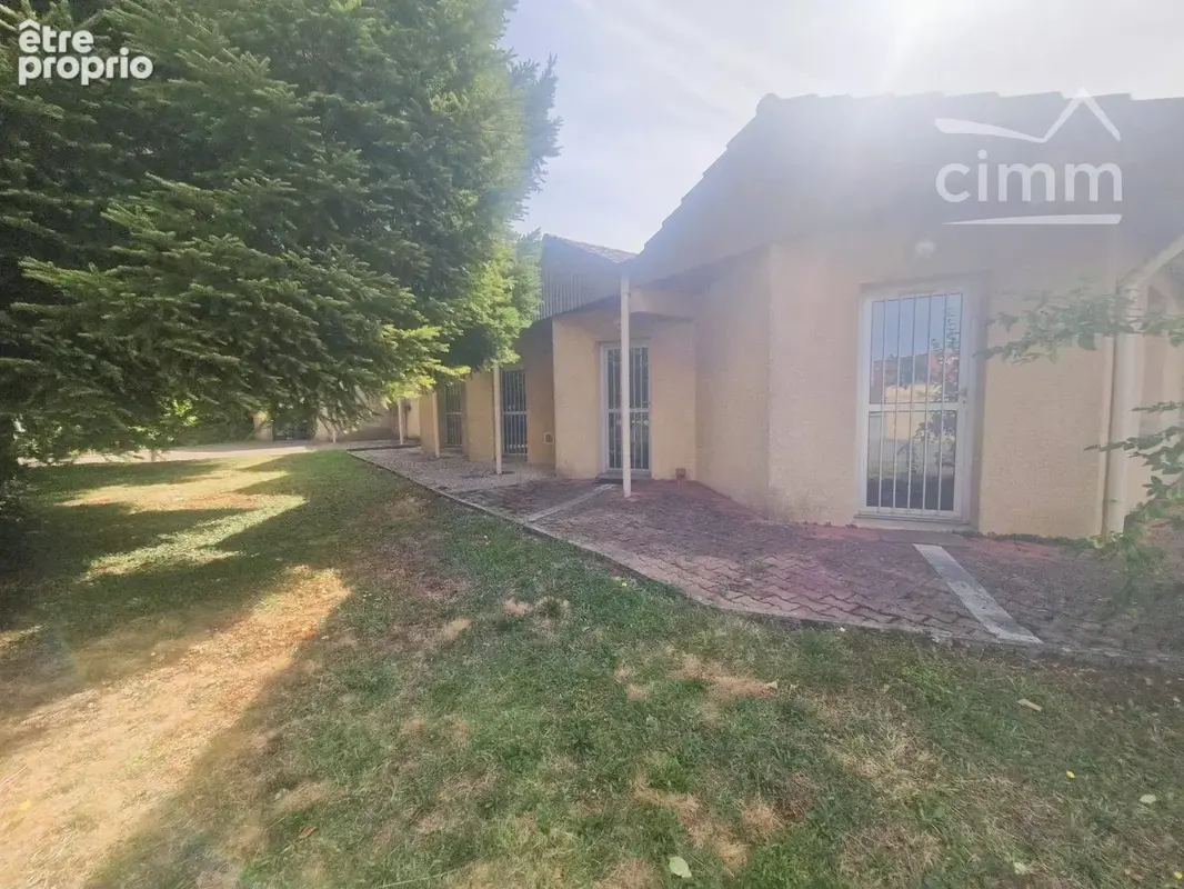BOURGOIN-JALLIEU – BIEN RARE ! 381,50 m² sur 1 528 m² : maison de fonction 85,50 m² + 6 bureaux + garage – Fort potentiel locati - photo 27