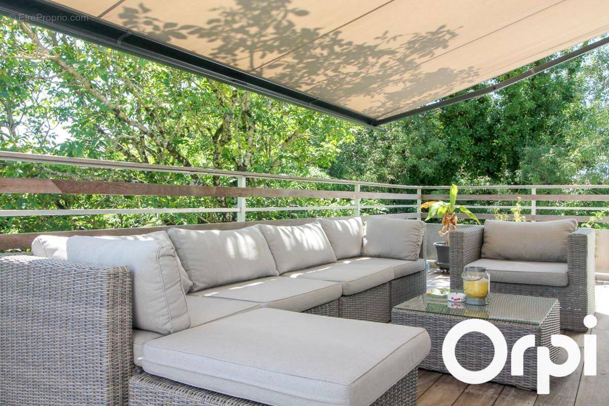 Maison à SAINT-LAURENT-DE-LA-PREE