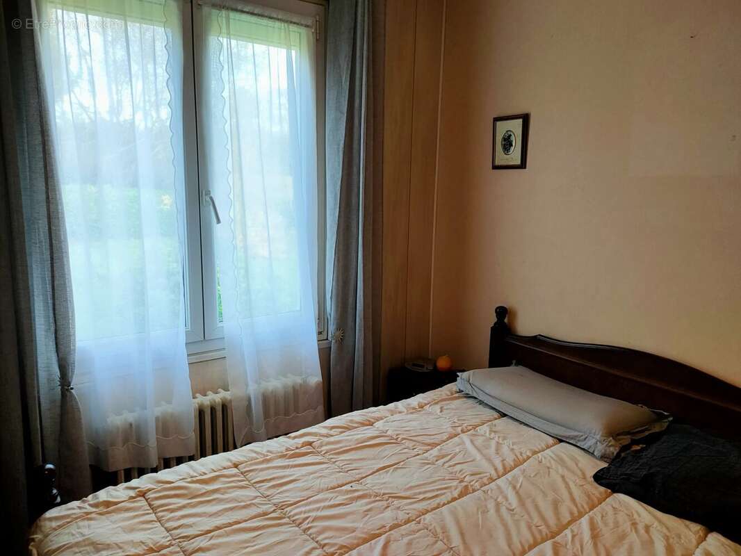 Maison à CHAMPAGNAC-LA-RIVIERE